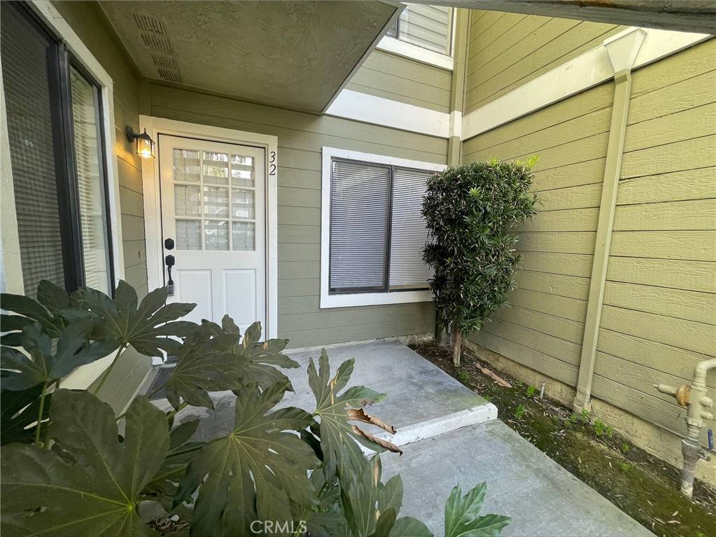 Aliso Viejo, CA 92656,32 Laurel LN