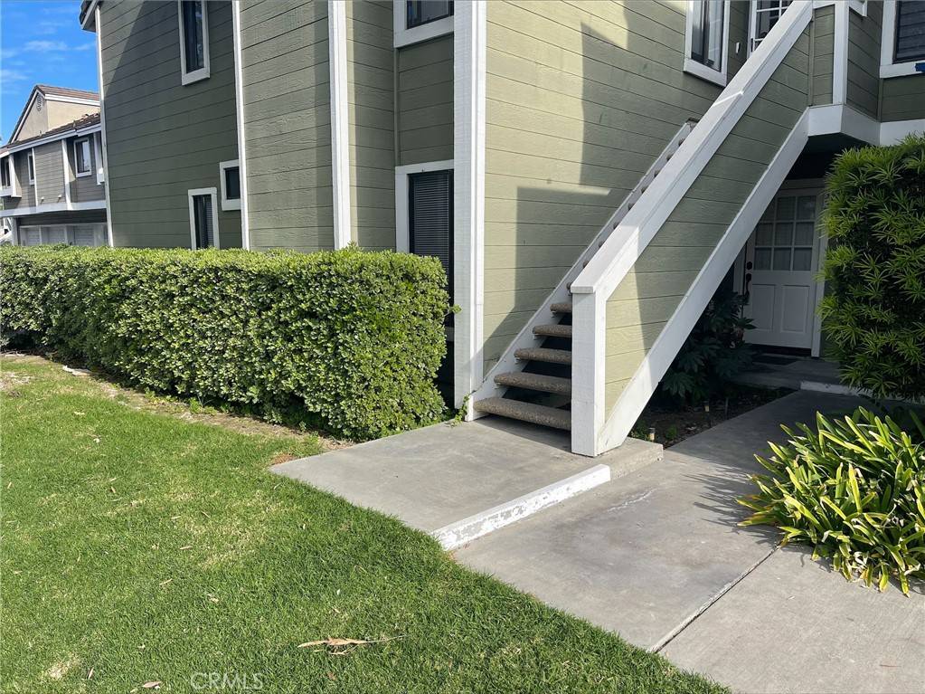 Aliso Viejo, CA 92656,32 Laurel LN