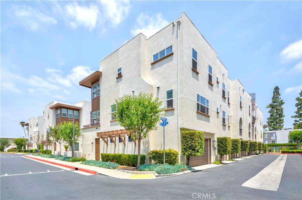 9213 Sunshine PL, Downey, CA 90240