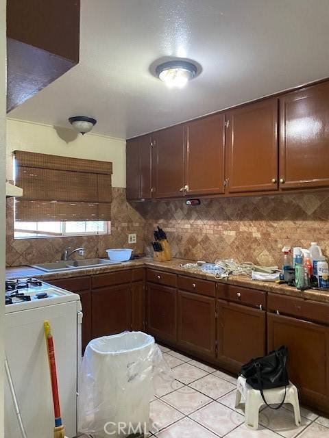 Long Beach, CA 90810,1618 W. Burnett