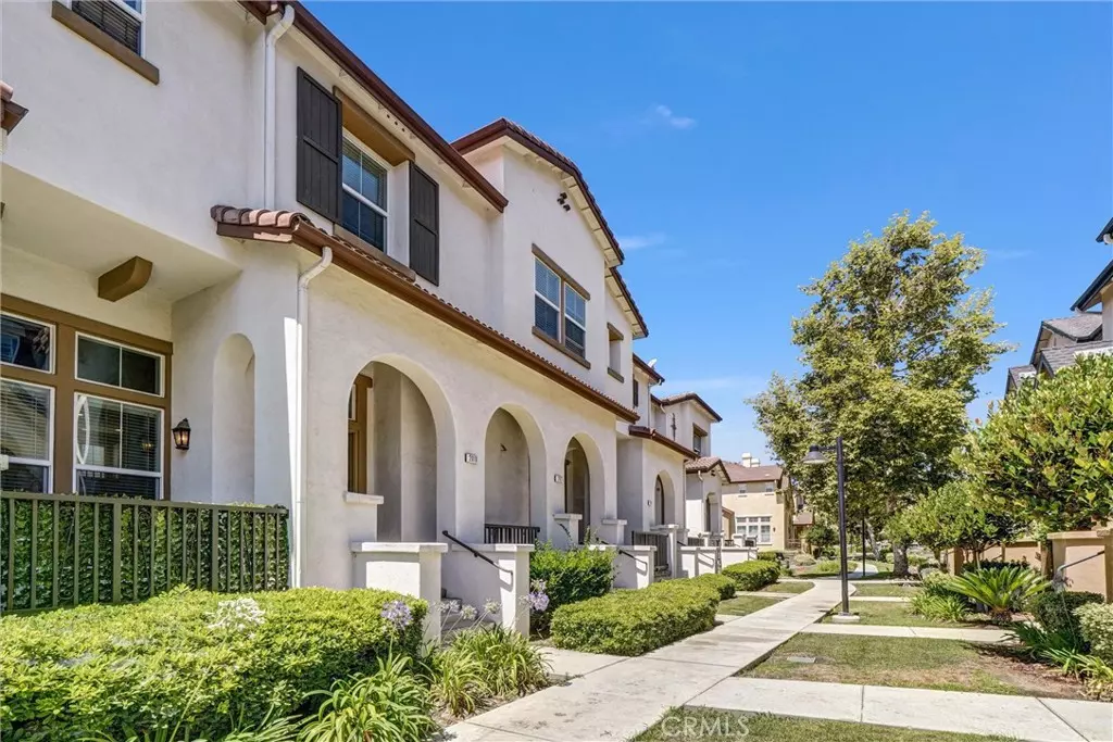 Fullerton, CA 92833,2019 Arnold WAY