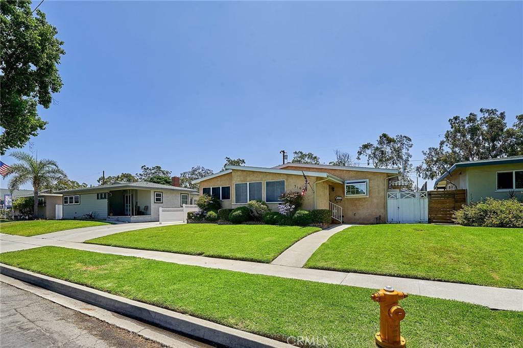 Long Beach, CA 90808,3166 Senasac AVE
