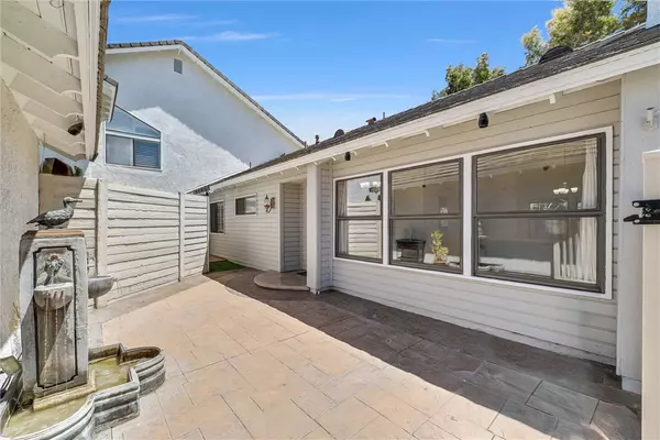 Irvine, CA 92614,492 E Yale LOOP