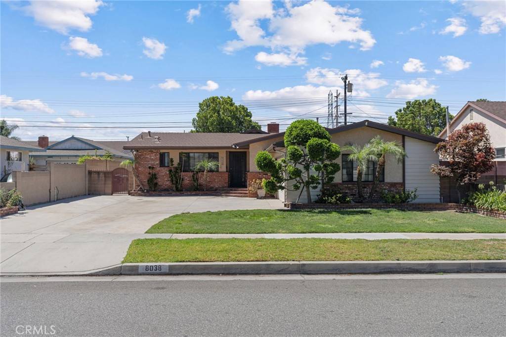 Buena Park, CA 90620,8038 Cyclamen WAY