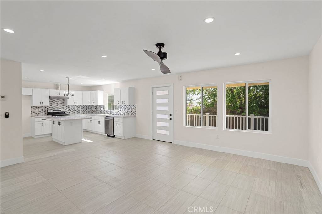 Fontana, CA 92335,14815 Country LN #2