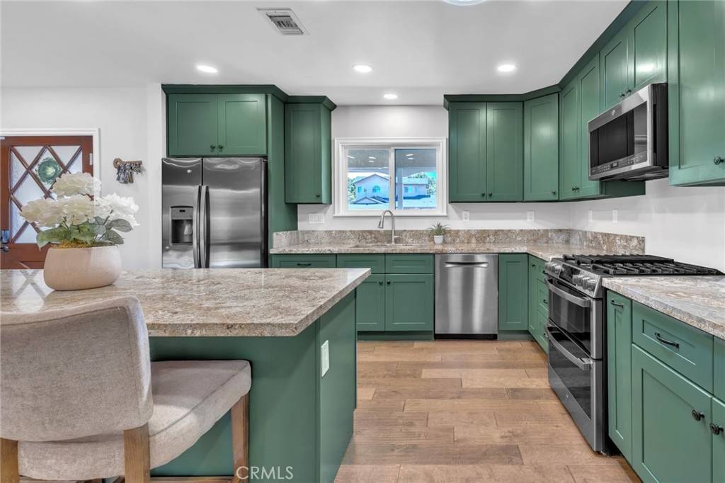 Long Beach, CA 90808,6721 E Coralite ST