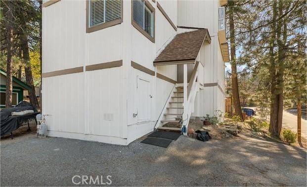 32490 Scandia DR, Running Springs, CA 92382