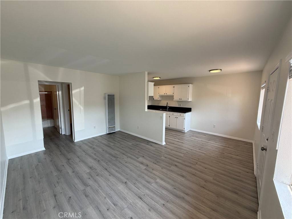 Bell, CA 90201,4916 Florence #4