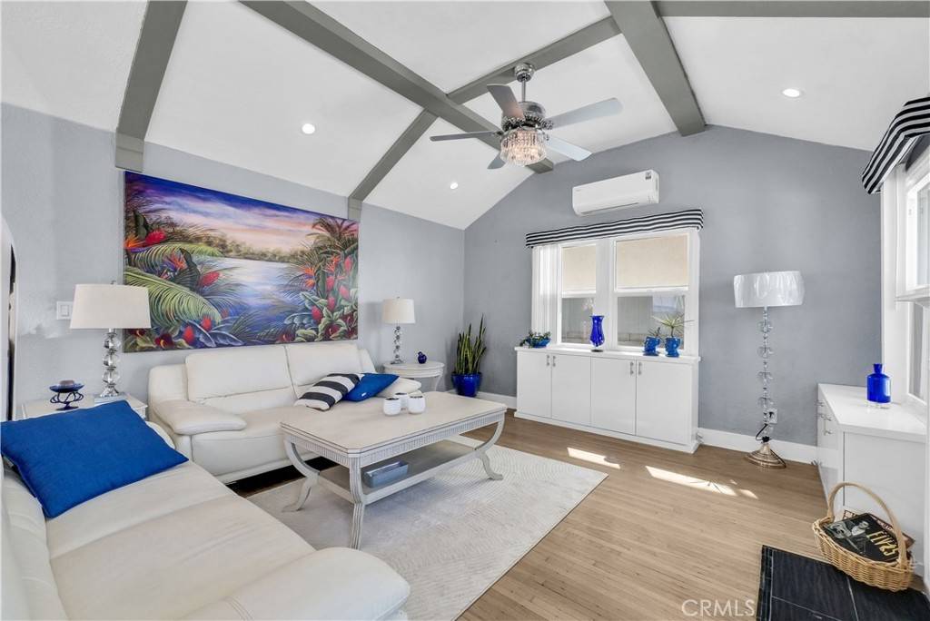 Long Beach, CA 90803,207 Santa Ana AVE