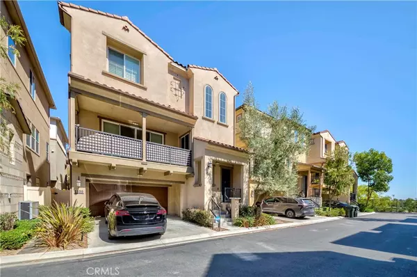Fullerton, CA 92833,1122 Gardiner LN