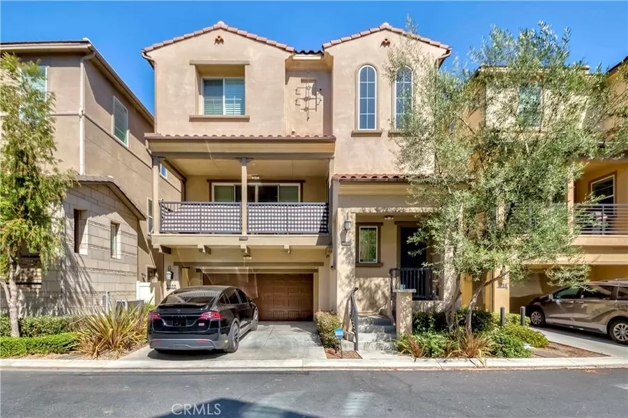 1122 Gardiner LN, Fullerton, CA 92833