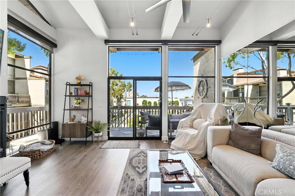 Long Beach, CA 90803,7339 Marina Pacifica DR N