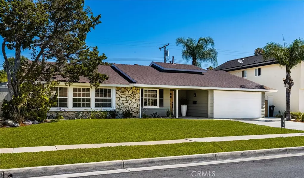 121 W Borromeo AVE, Placentia, CA 92870