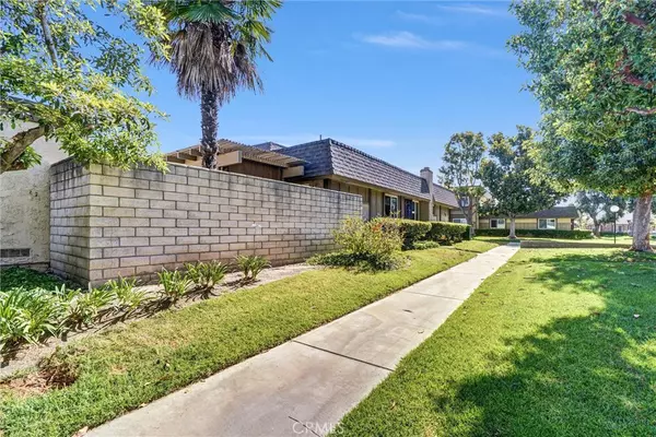 Anaheim, CA 92806,950 S Pearwood LN