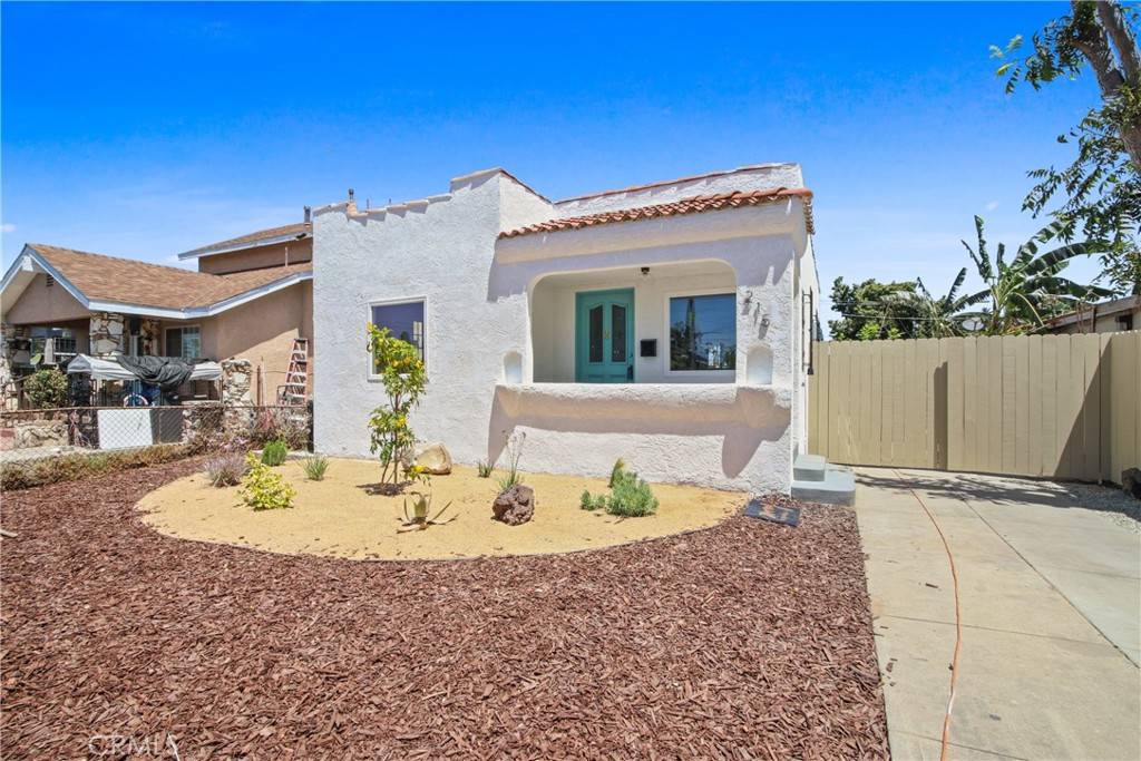215 E 107th ST, Los Angeles, CA 90003