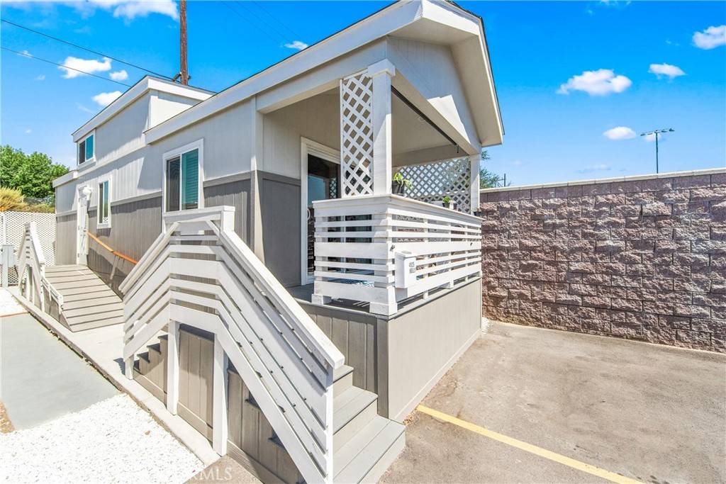 Long Beach, CA 90805,4925 Holly