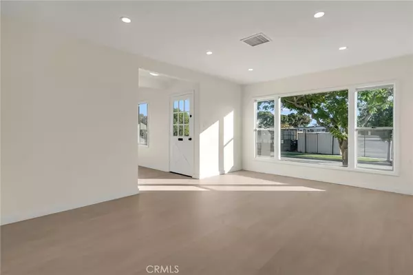 Lakewood, CA 90712,2729 Greentop Street