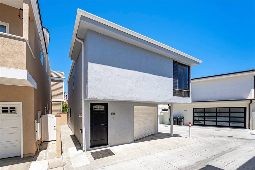 Newport Beach, CA 92662,226 Garnet AVE