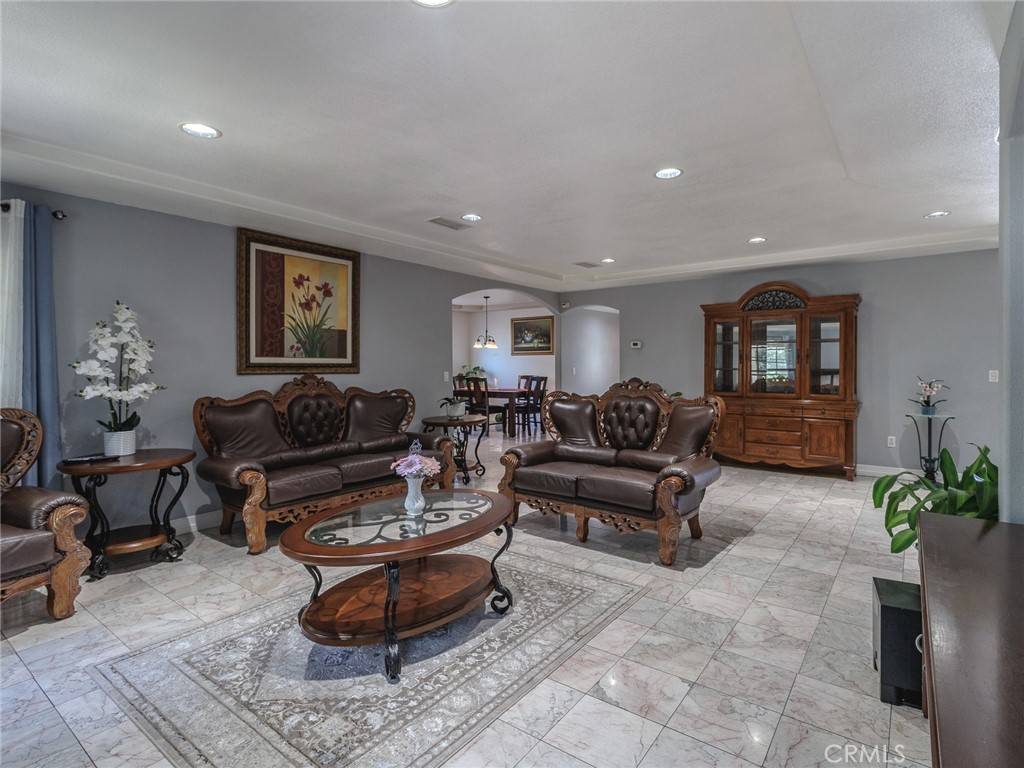 Santa Ana, CA 92704,2322 S Greenville ST