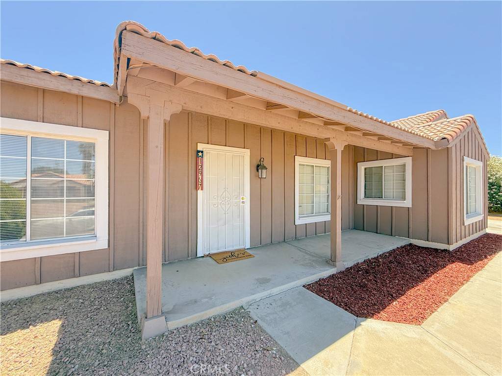 Victorville, CA 92392,12967 Side Saddle RD