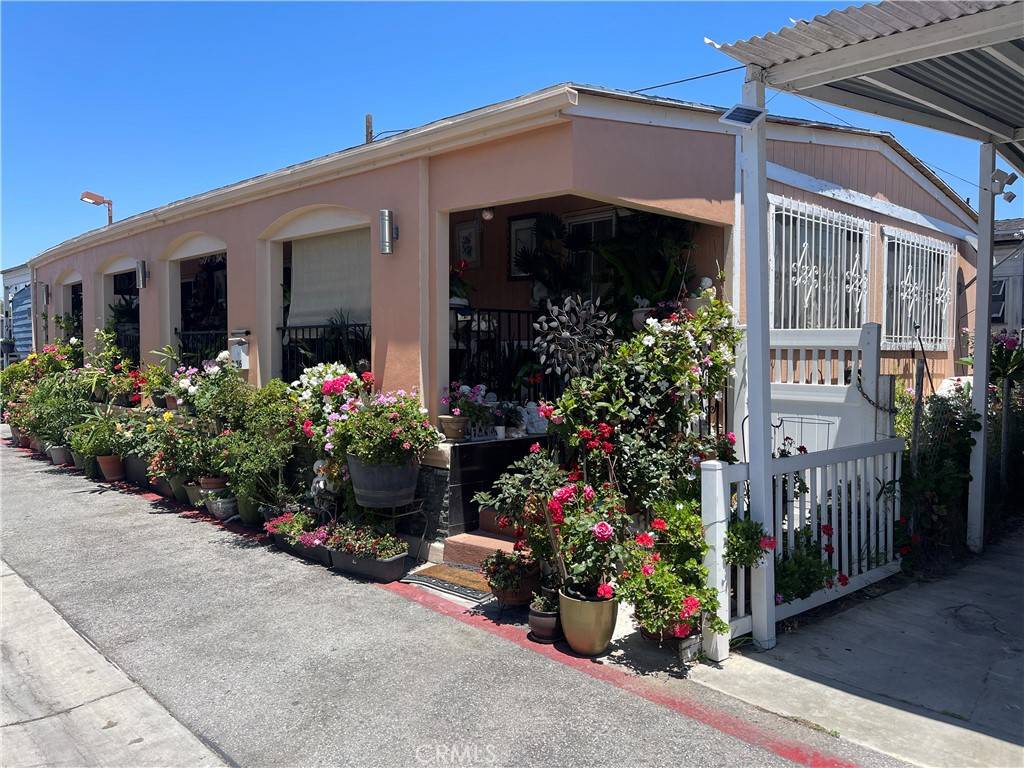 Long Beach, CA 90805,6665 Long Beach Blvd #D26