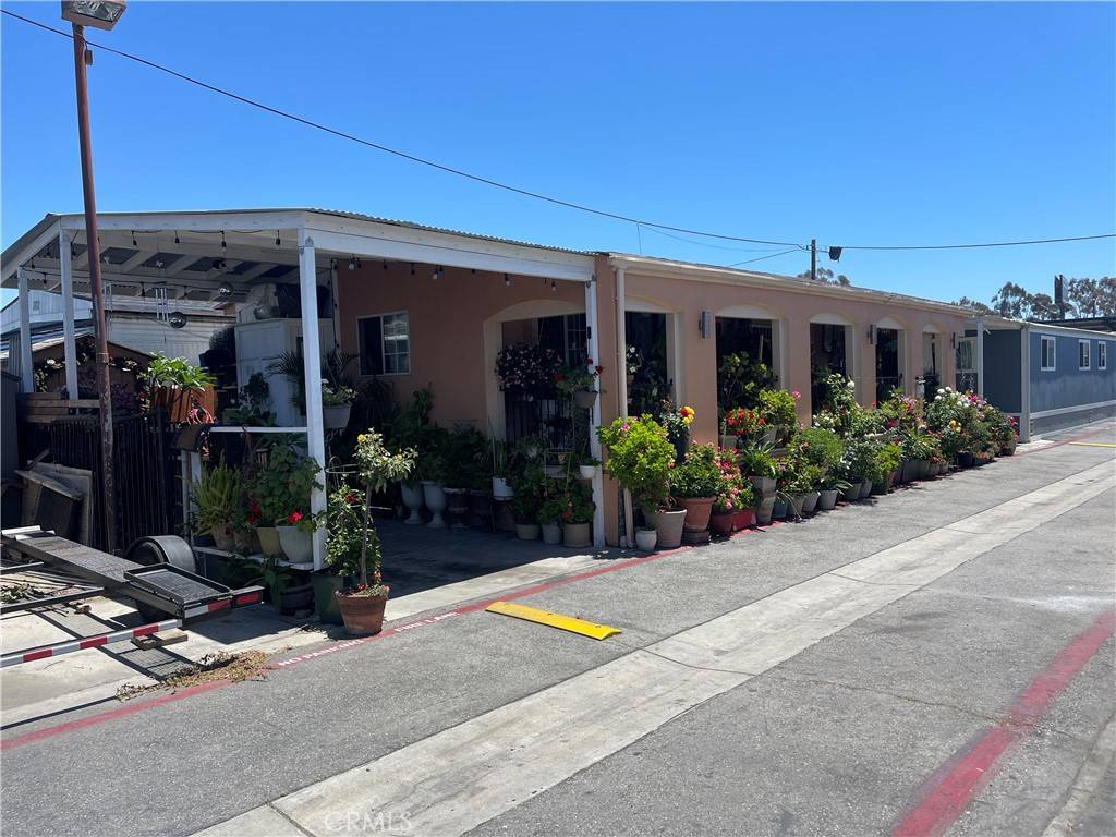 Long Beach, CA 90805,6665 Long Beach Blvd #D26