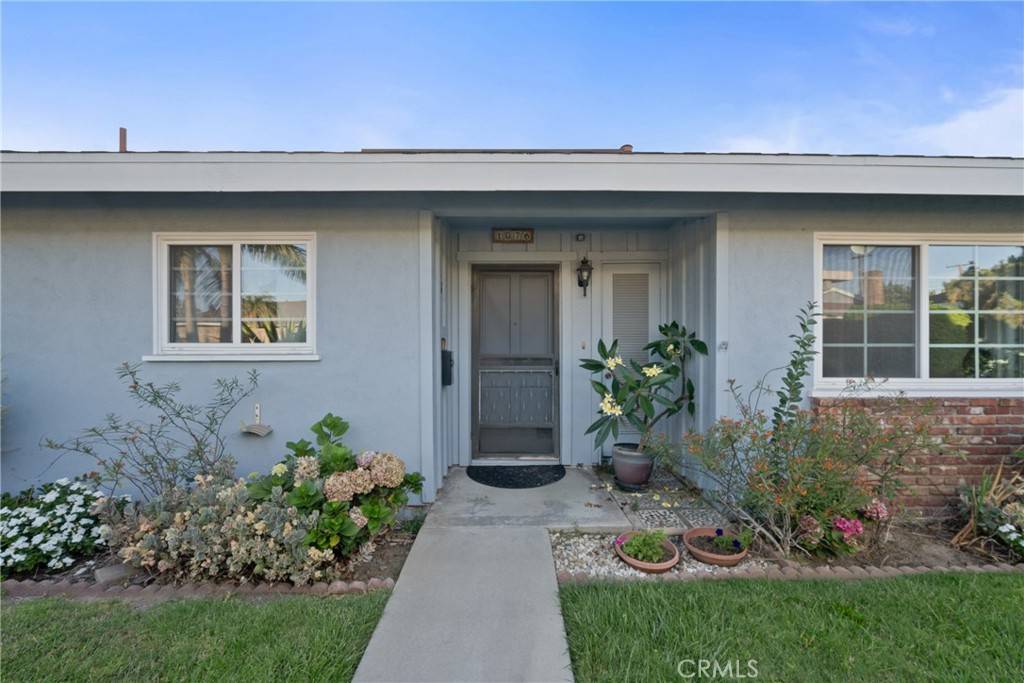 Tustin, CA 92780,1076 Mitchell AVE