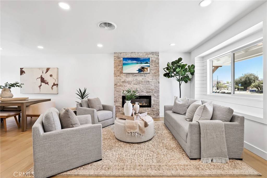Huntington Beach, CA 92647,15801 Carrie LN