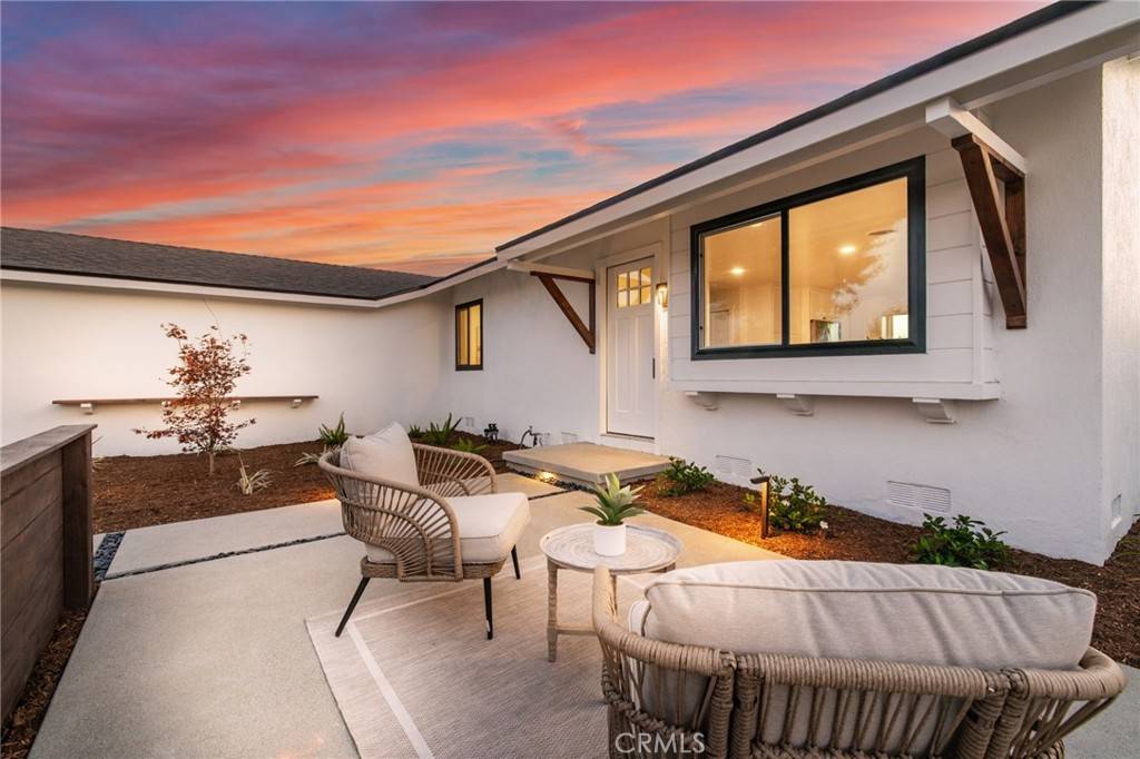 Huntington Beach, CA 92647,15801 Carrie LN