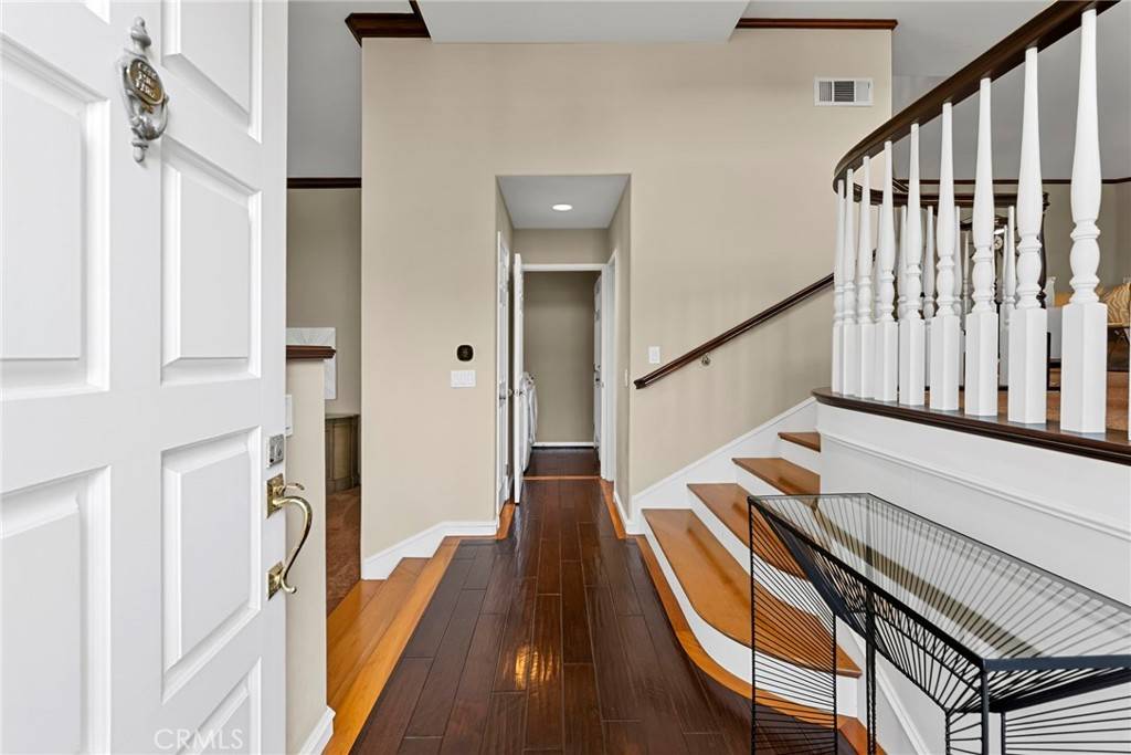 Huntington Beach, CA 92648,19292 Sawgrass LN
