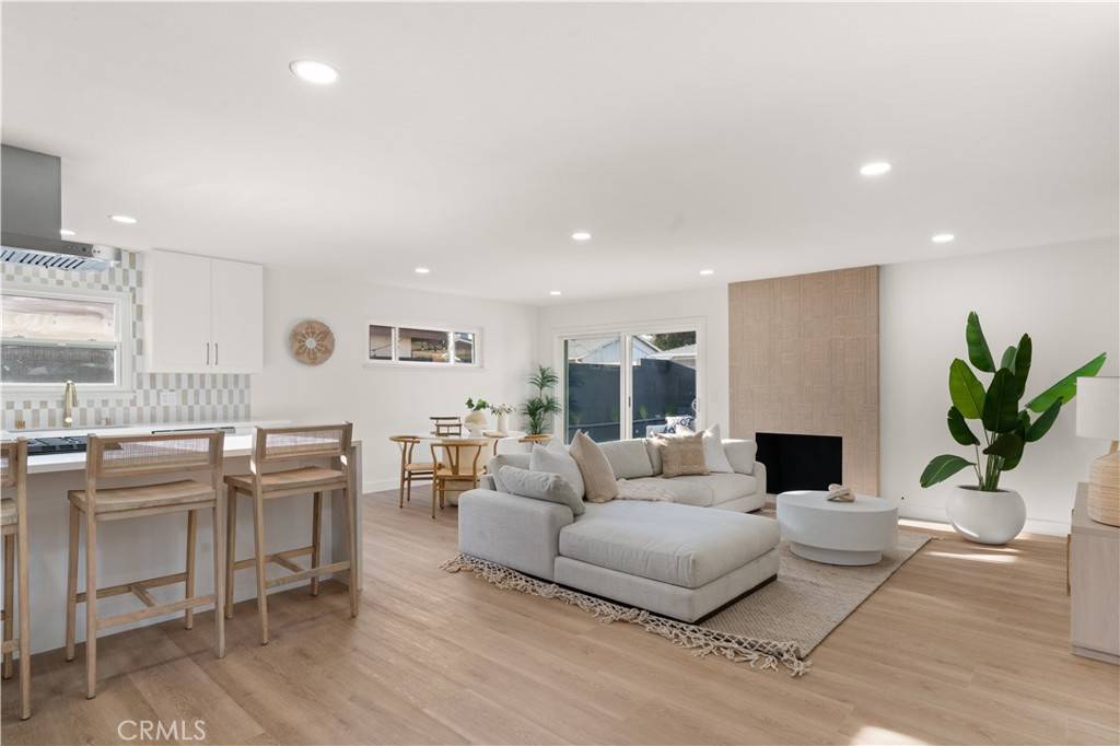 Santa Ana, CA 92704,1825 W Carlton PL