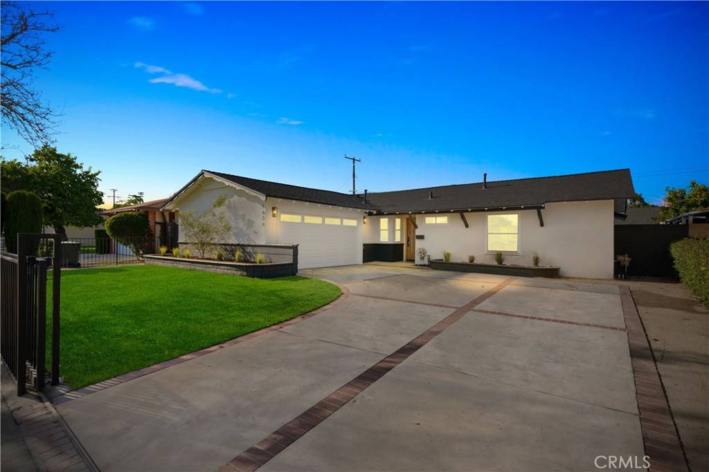 1825 W Carlton PL, Santa Ana, CA 92704
