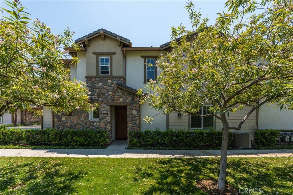 Yorba Linda, CA 92886,5062 Ruth WAY