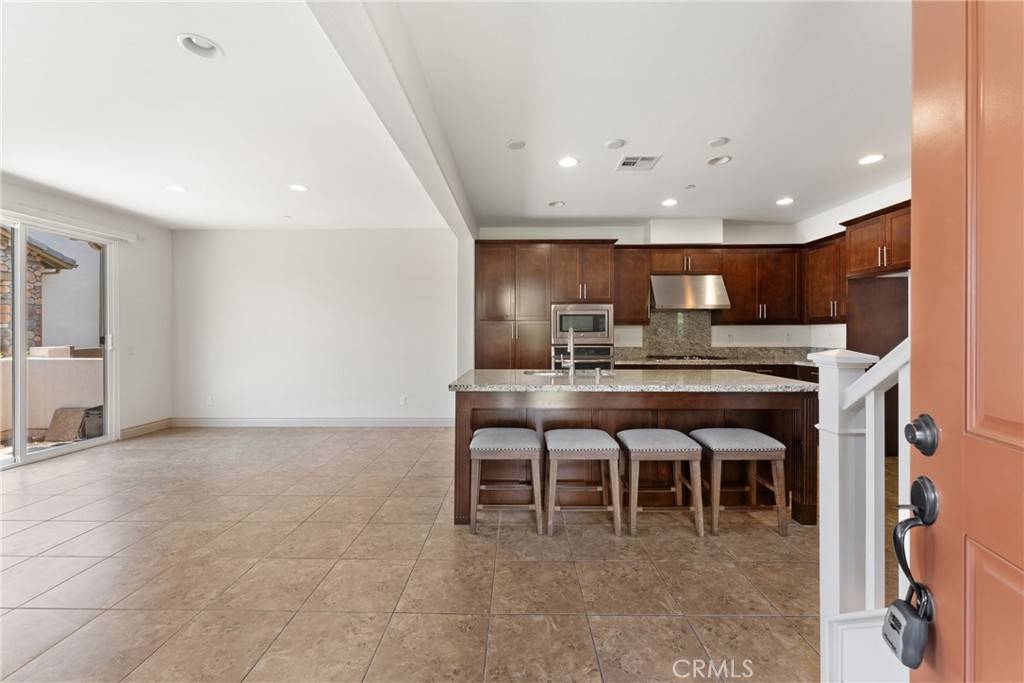 Yorba Linda, CA 92886,5062 Ruth WAY