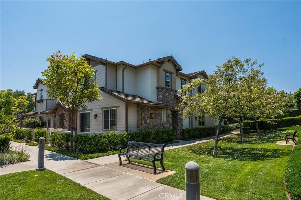 Yorba Linda, CA 92886,5062 Ruth WAY