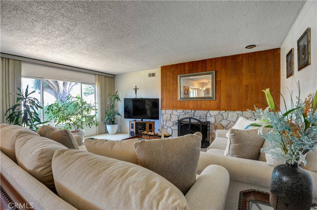 Lynwood, CA 90262,12108 Muriel DR
