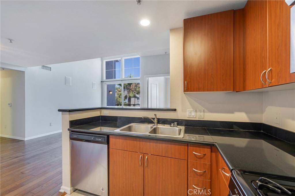 Anaheim, CA 92805,1801 E Katella AVE #4137