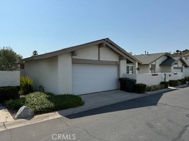Yorba Linda, CA 92886,6831 Foxborough CT #50