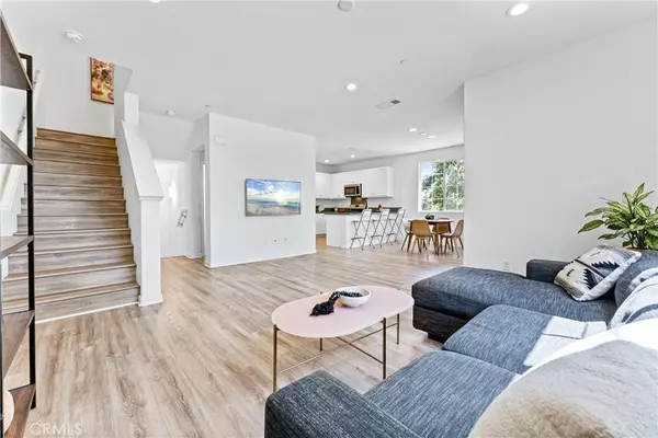 Claremont, CA 91711,1166 Newberry LN #1