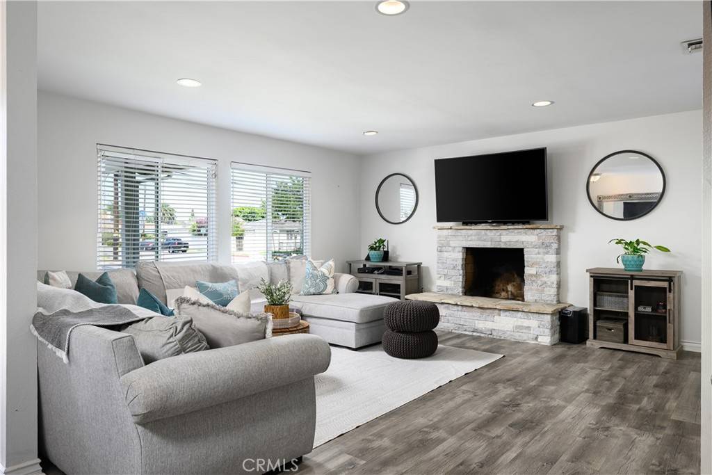 Lomita, CA 90717,25006 Eshelman AVE