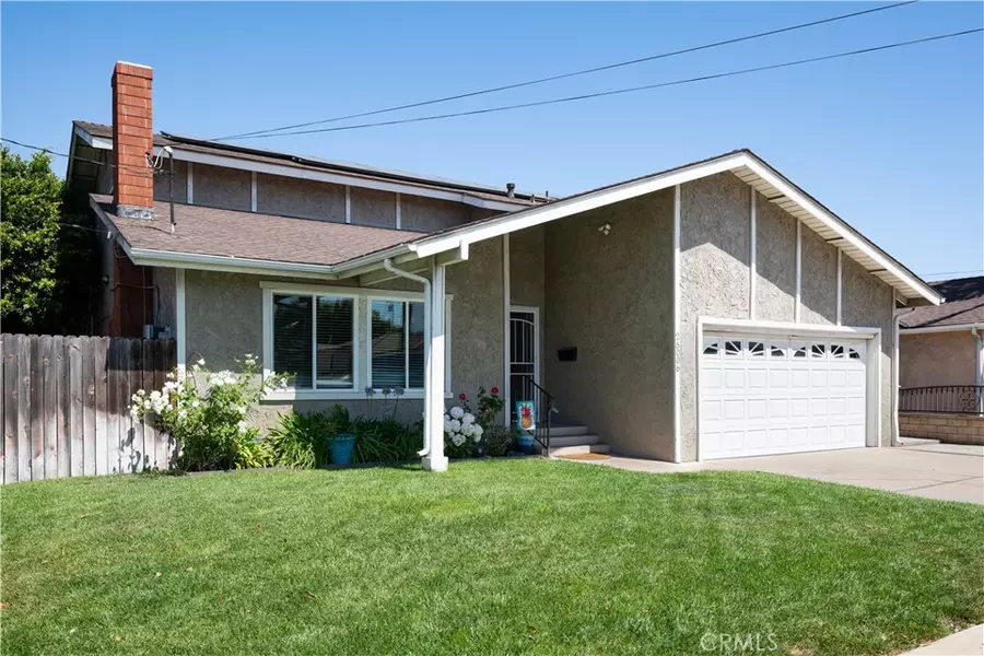 25006 Eshelman AVE, Lomita, CA 90717