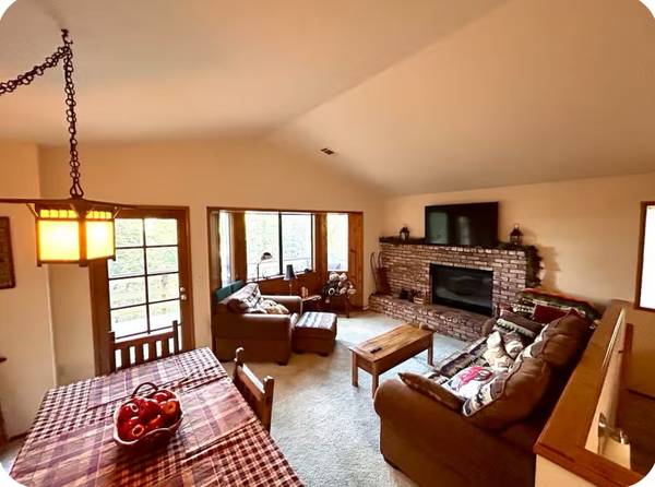 Lake Arrowhead, CA 92352,28374 Larchmont LN