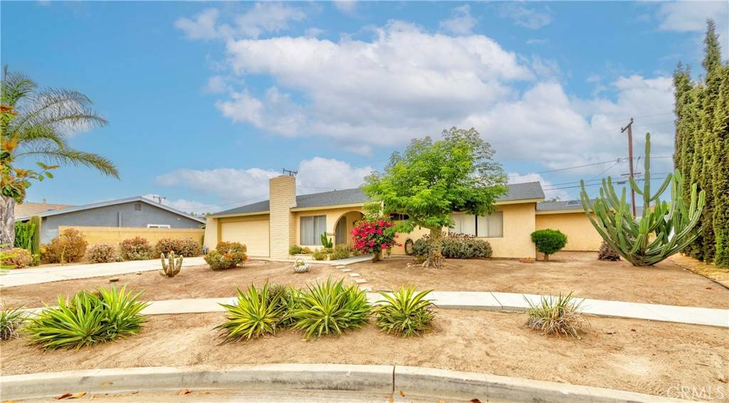 Fullerton, CA 92833,1511 W Hill AVE