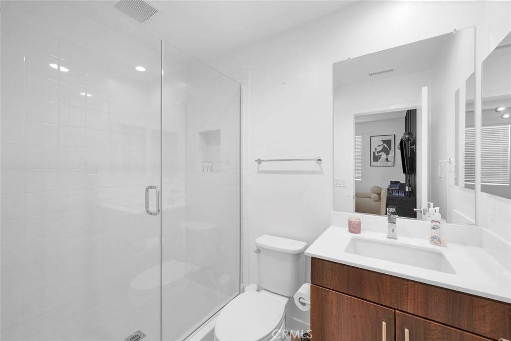 Bellflower, CA 90706,9958 Artesia BLVD #1003