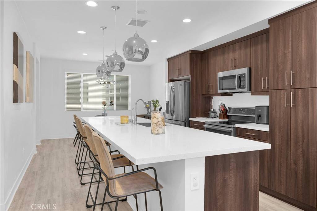 Bellflower, CA 90706,9958 Artesia BLVD #1003