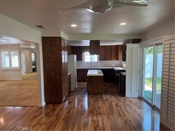 Costa Mesa, CA 92626,3024 Harding WAY