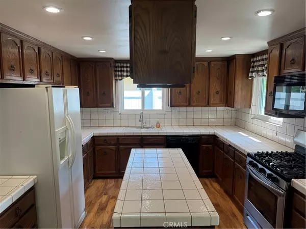 Costa Mesa, CA 92626,3024 Harding WAY