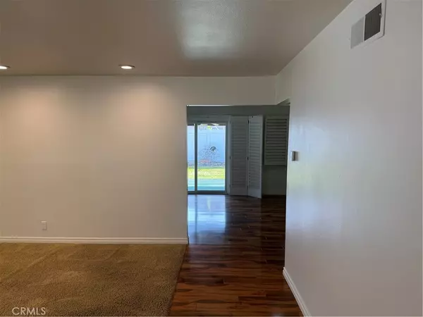 Costa Mesa, CA 92626,3024 Harding WAY