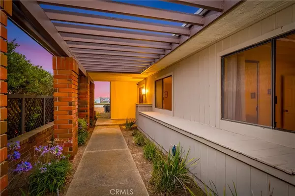 Corona Del Mar, CA 92625,21 Beachcomber DR
