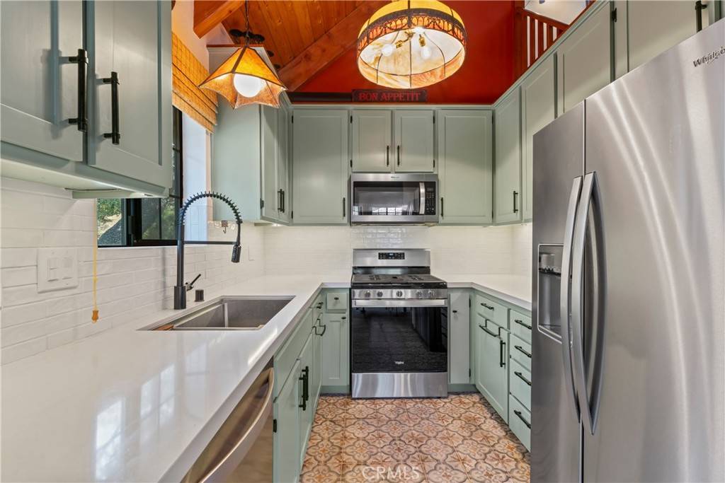 Lake Arrowhead, CA 92352,1364 Toronto DR